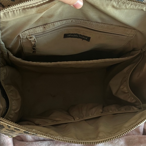 Cheetah Freshly Picked Diaper Backpack - Picture 4 of 9